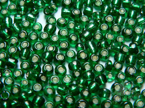 Margele cu foita argintie 4mm verde inchis 500gr