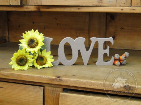 Cuvant LOVE din mdf