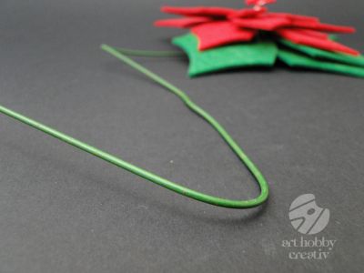 Craciunita artificiala din pasla 20cm