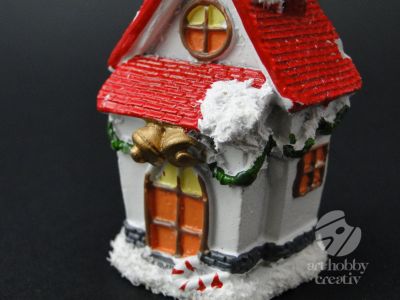 Casuta mini cu zapada artificiala 6,5cm