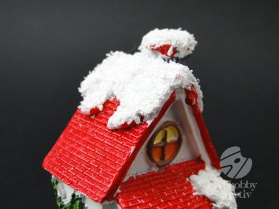 Casuta mini cu zapada artificiala 6,5cm