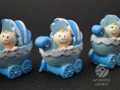 Figurine mini - bebelus in carucior albastru set/4buc
