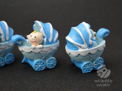 Figurine mini - bebelus in carucior albastru set/4buc