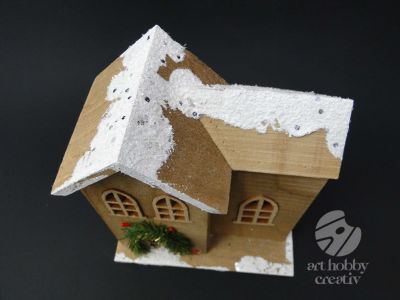 Casuta lemn iluminat din interior 20cm