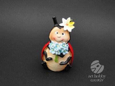Decoratiune din polirasina - buburuza cu floare 11cm