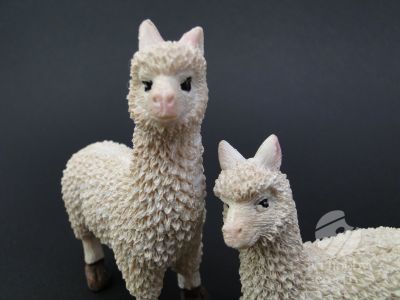 Figurina din polirasina - lama 