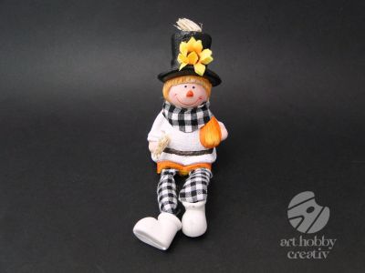 Decoratiune din ceramica si textil - sperietoare - baiat 21cm