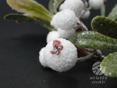 Coronita artificiala de vasc cu bobite albe glitterate Ø8,5cm