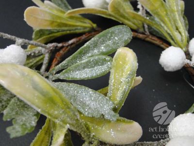 Coronita artificiala de vasc cu bobite albe glitterate Ø11cm