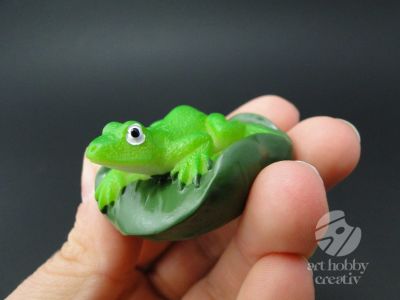 Figurina din polirasina - broscuta 4cm