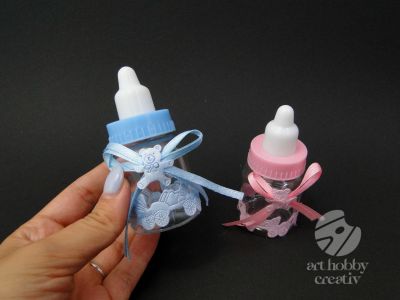 Biberon plastic cu ursulet si fundita roz/albastru 9cm