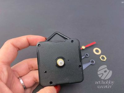 Mecanism ceas cu filet lung si agatator - aratator drept