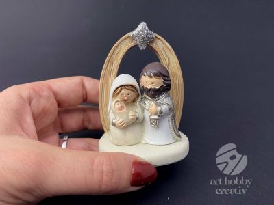 Figurina mini - Familia sfanta 8cm