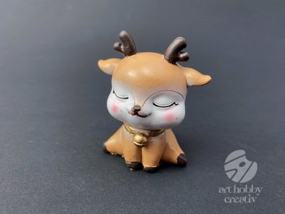 Figurina mini - caprioara asezata 6cm