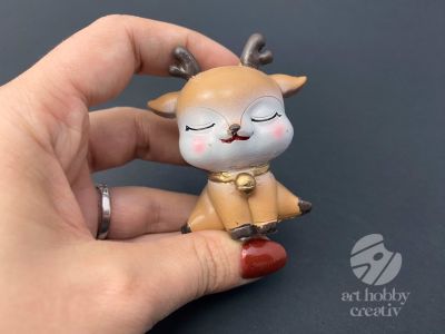 Figurina mini - caprioara asezata 6cm