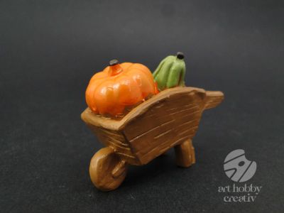 Figurina mini - roaba cu legume 7cm