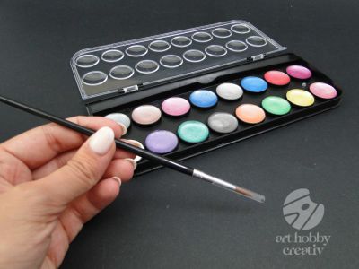Acuarele cu 16 culori metalizate + pensula