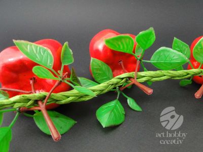 Ghirlanda cu 4 ardei rosii artificiale 50cm
