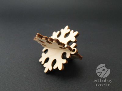 Ornament din lemn - fulg de zapada compus din 2 parti