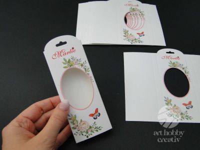 Cutiuta pliabila pentru martisor - fereastra ovala -  17cm