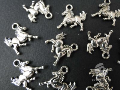 Charm argintiu - cal 1,7cm - set/10buc