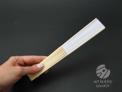 Evantai alb din lemn bambus si hartie 26cm