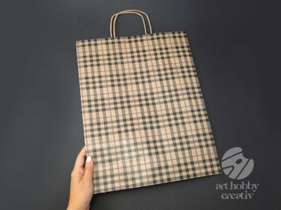 Sacosa cadou cu patratele maro 25x31cm