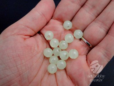 Margele plastic verde fosforescente Ø8mm - 50gr/pach
