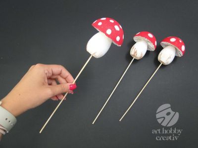 Ciuperca artificiala pe bat 9cm