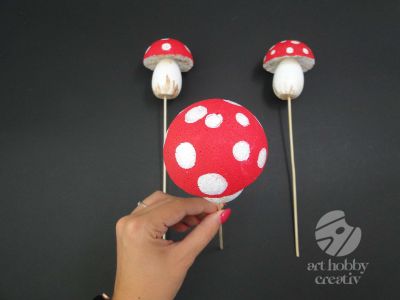 Ciuperca artificiala pe bat 9cm