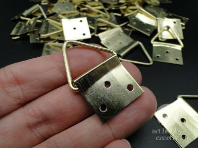 Agatator triunghiular - auriu 20mm set/50buc