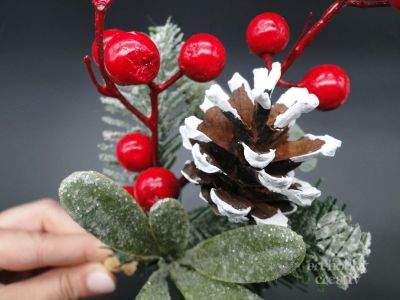 Creanga decor cu bobite rosii 34cm