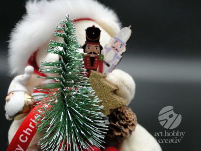 Ursulet de plus cu caciula si bradut - Merry Christmas - ambalat 13cm