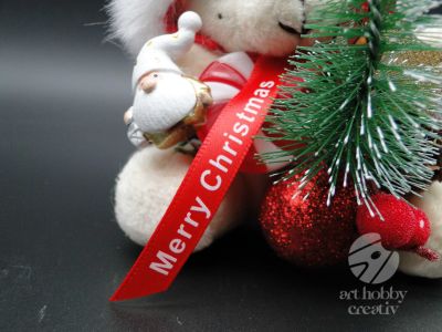 Ursulet de plus cu caciula si bradut - Merry Christmas - ambalat 13cm