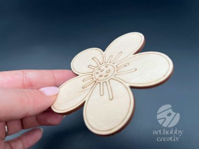 Figurina lemn floare cu 5 petale rotunjite - 9 cm