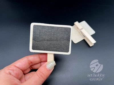 Mini tablita neagra cu clema din lemn 7cm