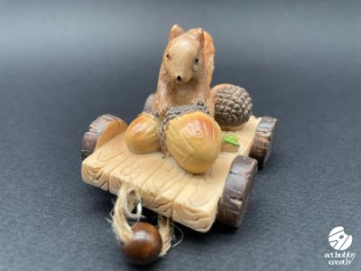 Figurina mini - veverita 8cm