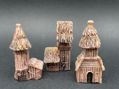 Set Bisericute Miniature din Rasina – Minimodele pentru Diorame