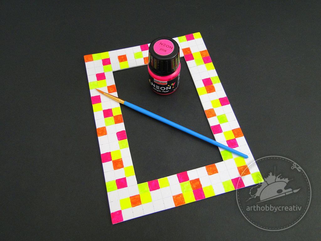 Rama carton pictata cu vopsele neon