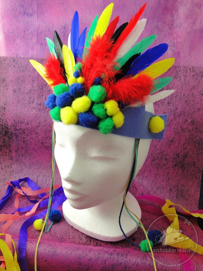 Bentita indian cu pene colorate