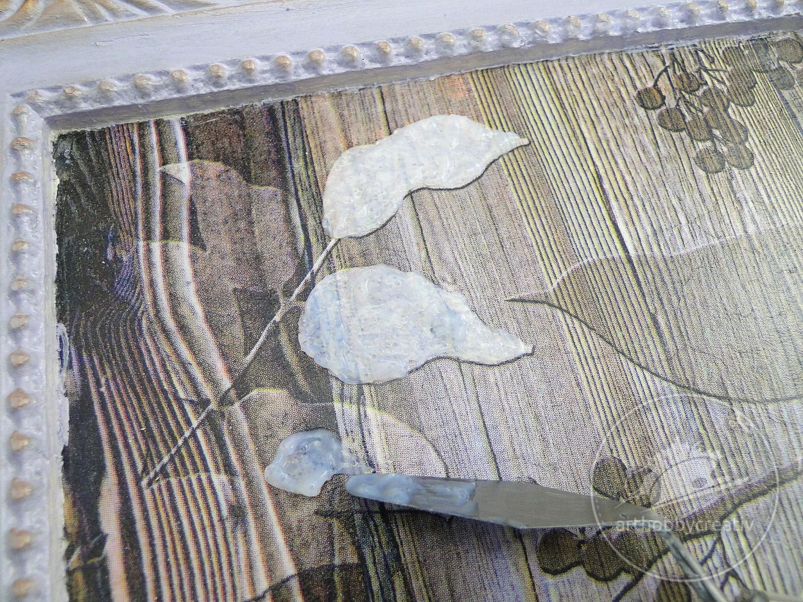 Tablou de iarna cu decoupage si pasta de perle