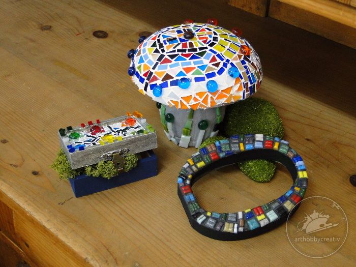 Obiecte decorate cu mozaic Obiecte decorate cu mozaic